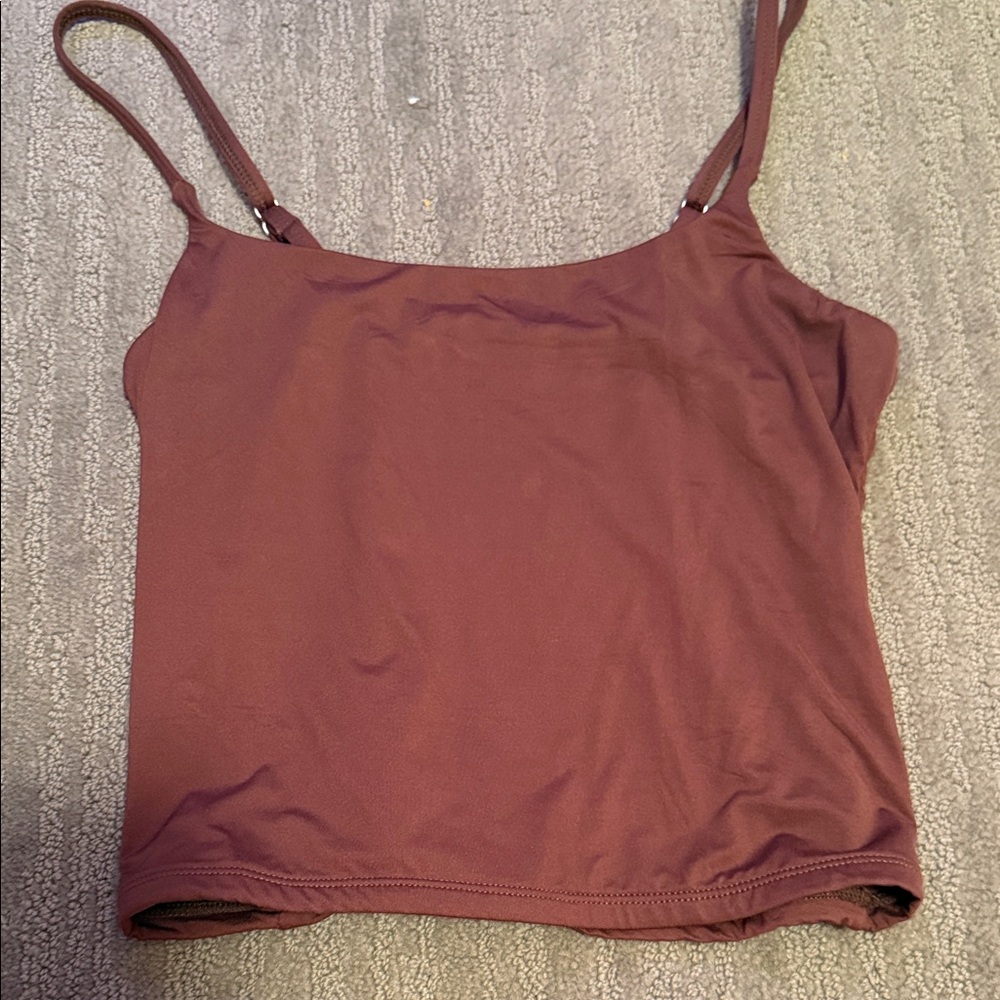 Amazon Essentials Women's Plum Camisole Cropped Top